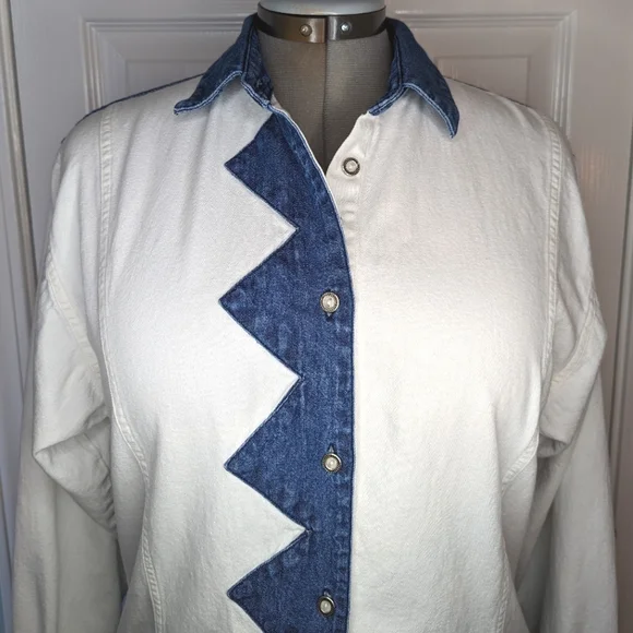 Vintage Wrangler Western Wear for Women two tone denim chambray button down - Picture 4 of 6